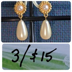 ✨Ivory and Gold Earrings